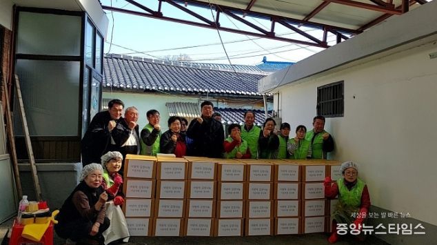 동두천시 이슬처럼봉사회, 사랑의 김장 담그기 행사 펼쳐