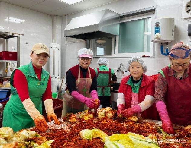 양주시 남면 새마을부녀회, 이웃돕기 기금 마련을 위한 김장 김치 행사 추진