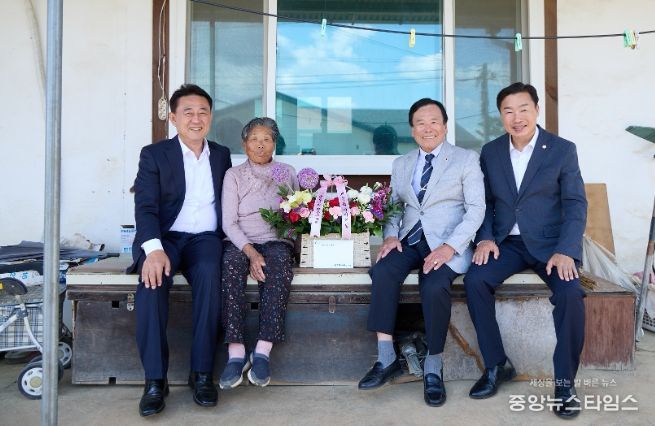 여주시, 어버이날 맞아 100세 어르신 위문