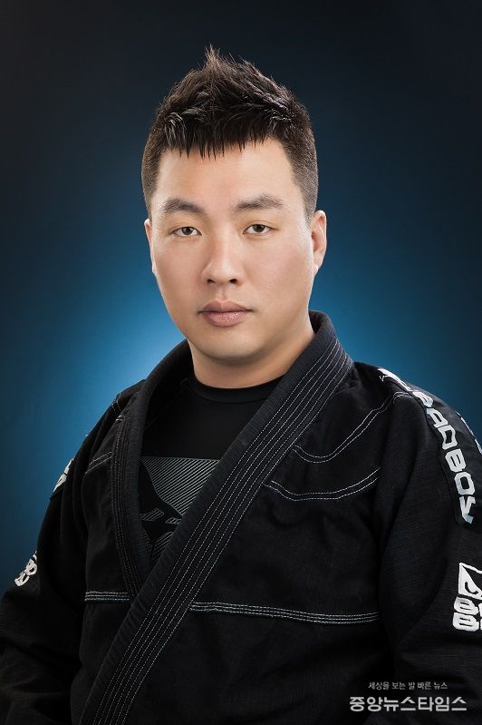 리스펙트 멀티짐, 현승훈 관장