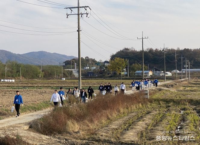 경기문화재단, 청년들과 함께하는 환경정화운동 ‘경기옛길 쓰담쓰담’