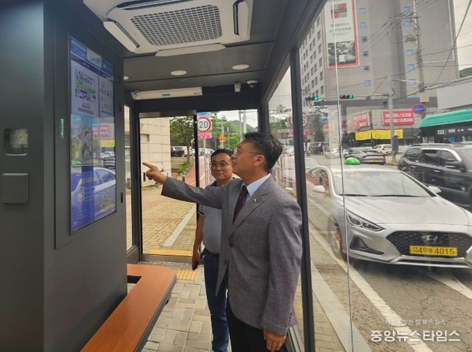 이석균 경기도의원, 이석균 의원, ‘쉼터형 택시승강장’ 남양주 첫 조성… 교통약자·기사 모두를 위한 배려