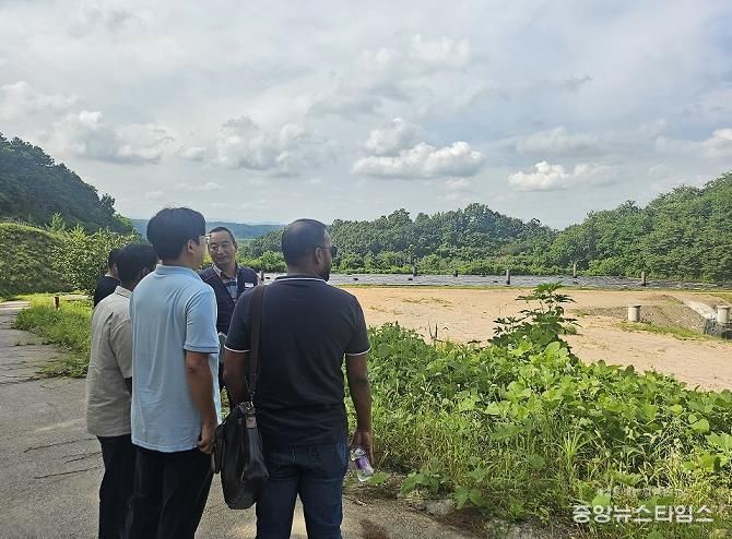 방글라데시 북다카시 폐기물관리국장, 파주시환경관리센터 견학