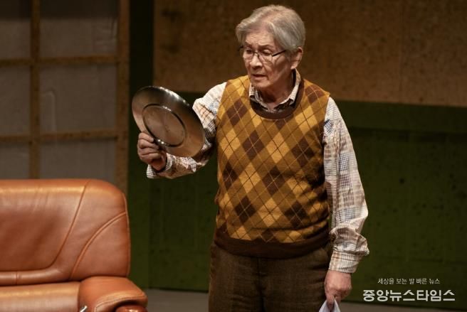 놓칠 수 없는 연극 춤추는 은빛 초상화 주연배우 심층 인터뷰_박웅배우 사진