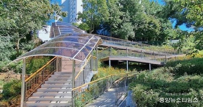 용인특례시는 성서근린공원 진입로를 준공했다.(용인시 제공)