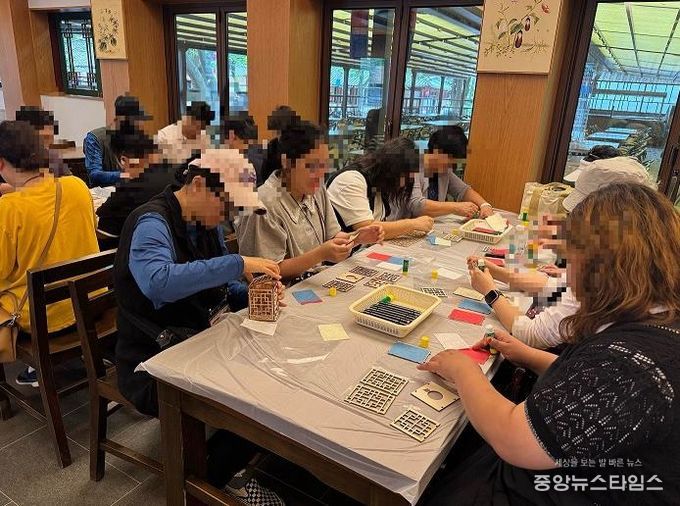 파주시정신건강복지센터, 회원과 가족이 함께하는‘힐링·회복나들이-한국민속촌’진행