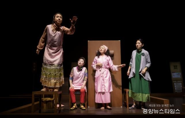 구리문화재단, 연극 '부인의 시대' 성황리에 막 내려