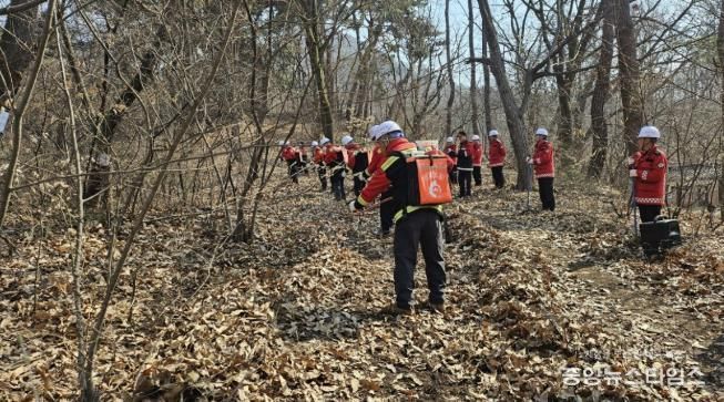 가을철 산불방지대책본부 운영에 앞서 열린 모의훈련을 통해 대응 태세를 점검하는 모습.