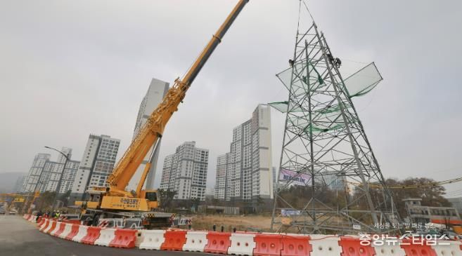 과천지식정보타운 송전탑 철거 본격화…도시환경 개선 속도 낸다