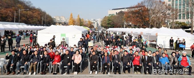 ‘2025 소래찬 김장한마당’후원자들과 따뜻한 나눔