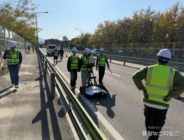 강릉시-강원도립대학교, 도로 안전 확보를 위한 GPR 공동탐사