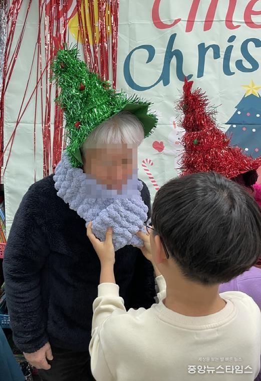 의정부시 송산2동 해피일촌, 크리스마스 맞아 세대 간 엮은 사랑의 실타래