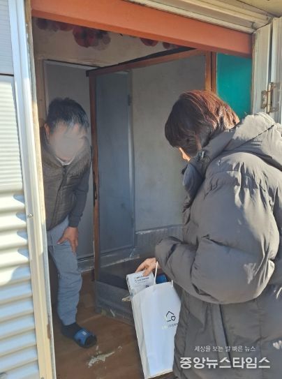 주거취약가구 방문 모습