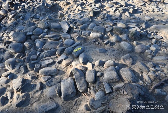 예맥역사문화권 동해안 최초 적석분구묘 확인