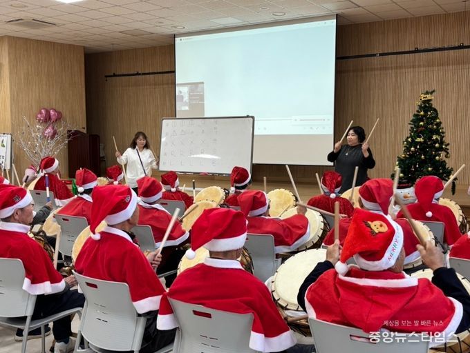 강화군, 경증 치매 환자 기억 쉼터 송년회