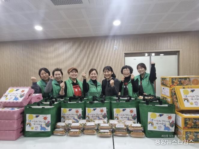 수원시 권선구 평동 새마을부녀회, 간식 나눔으로 지역 어린이에게 사랑 전달