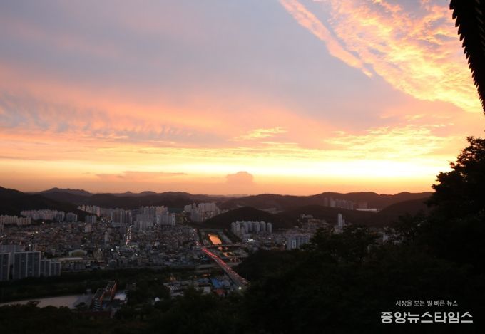 안양9경 중 4경 ‘망해암 일몰’…서해낙조 보며 한 해 마무리