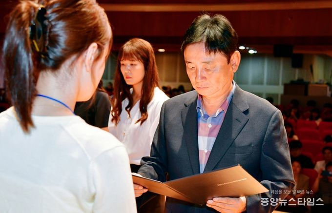 지난해 열린 군인재육성재단의 장학증서 수여식