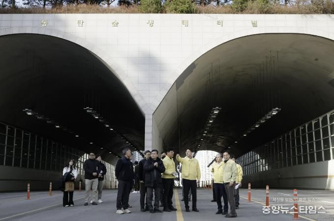 정명근 화성특례시장이 현장점검을 하고 있다.(화성시 제공)