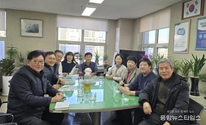 부천시는 지난 13일 관내 재개발·재건축사업을 이끄는 조합장 및 추진위원장을 초청해 간담회를 열었다.