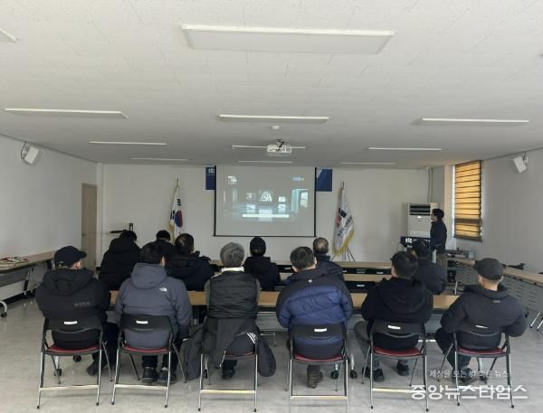 월롱청사 3층 회의실에서 진행된 기간제 근로자 안전운전 교육