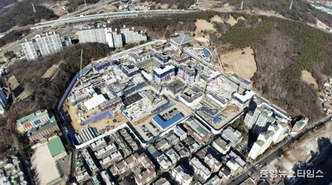 공사가 진행 중인 원당1구역 전경