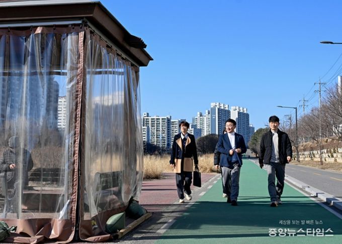 의정부시는 2월 25일 도심 하천변 쉼터 등에 대한 현장 점검을 실시했다.