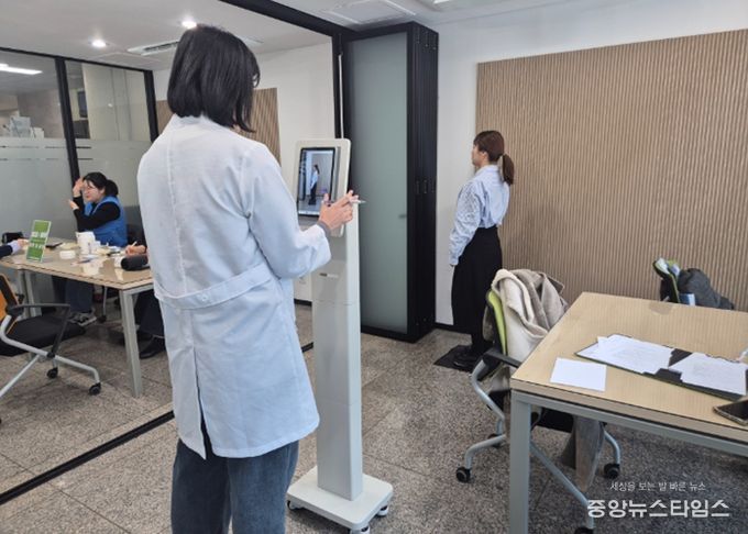 인천 서구, 직원 대상 경추 건강검진 실시... 스마트 기기 시대 ‘목 건강’ 선제 점검 나선다