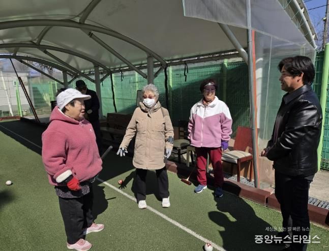 동두천시 보산동행정복지센터, 보산동 게이트볼장 어르신들과 소통 나서
