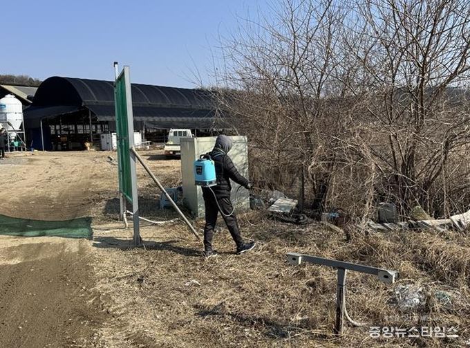 파주시, 축사 주변 해빙기 방역사업 추진