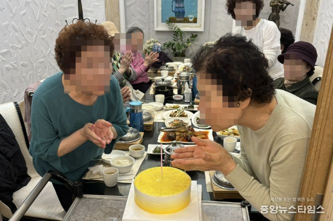 수원시 장안구 정자1동 지역사회보장협의체, 이교수 한정식에서 사랑의 생신상 대접
