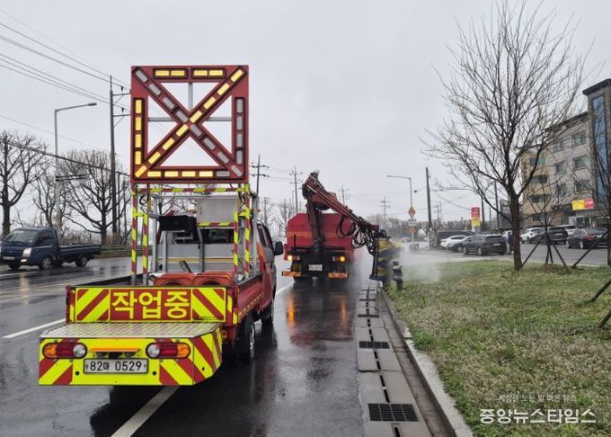 고양시 덕양구, 꽃박람회 대비 관내 도로시설물 세척 추진
